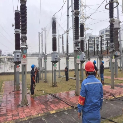 變電站帶電沖洗是怎么回事？用自來水洗？就不怕導電？