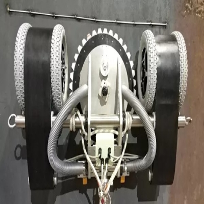 浙大海洋學(xué)院研制出除銹爬壁機器人