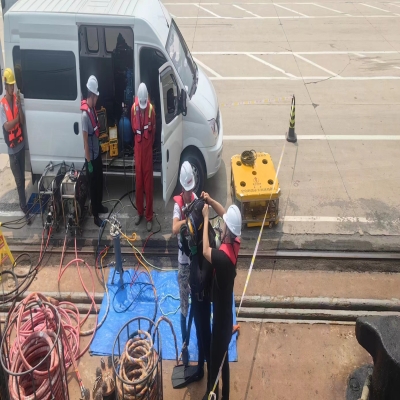 水下清洗機器人